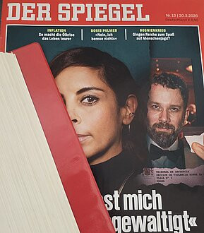 Bildliche Coverdarstellung zu Ulmen ./. SPIEGEL – Runde eins geht mit vier von fünf Punkten ans Magazin