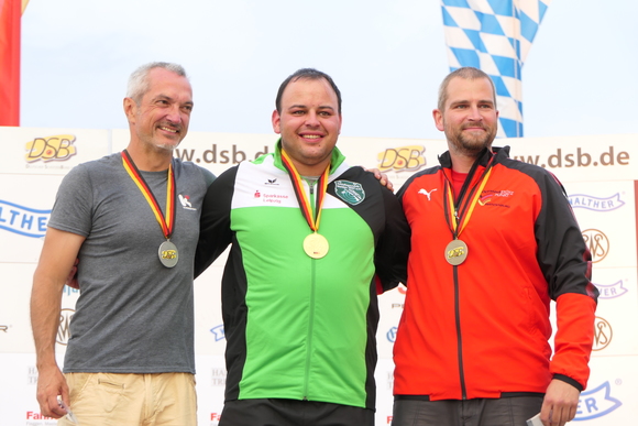  Foto: DSB / Marco Kroß hat behielt in einem spannenden Duell gegen den und früheren Vizeweltmeister Waldemar Schanz die Oberhand. 