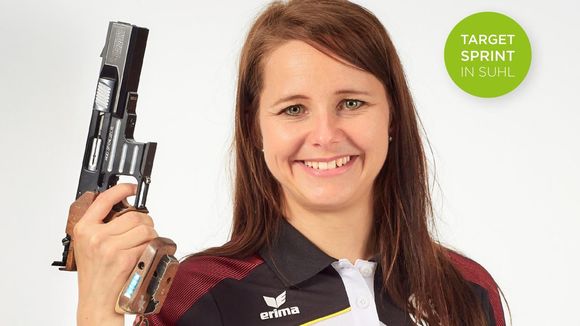  Foto: DSZ / Monika Karsch ziert den Titel der August-Augabe. 