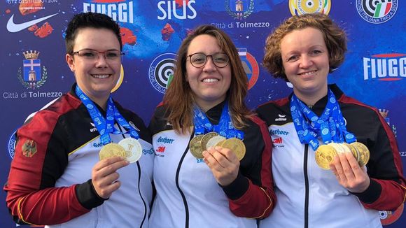  Foto: DSB / Das deutsche Team mit Lisa Müller, Jolyn Beer und Eva Rösken holten icht nur Gold, sondern verbesserte auch den eigenen Weltrekord. 