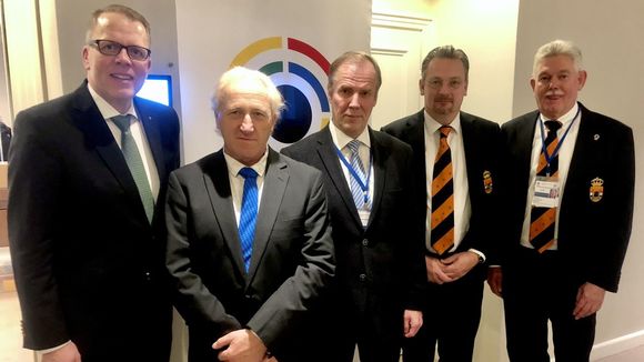  Foto: DSB / Von links: Jörg Brokamp, Willi Grill, Technischer Direktor ISSF, Hans-Heinrich von Schönfels, Sander Duisterhof, Generalsekretär Niederländischer Schießsportverband Egbert Eizermann, Präsident Niederländischer Schießsportverband. 