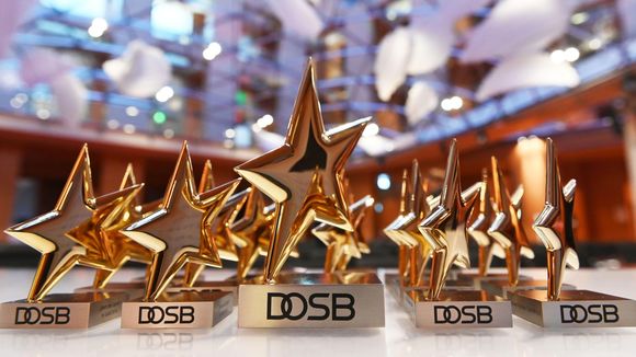  Bild: BVR / DOSB / picture alliance / Jetzt mit Ihrem Verein bewerben und eine der begehrten Trophäen gewinnen. 