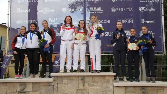  Foto: ESC / Silber für Marie-Louis Mayer, Kathrin Murche und Johanna Brandt (v.l.). 