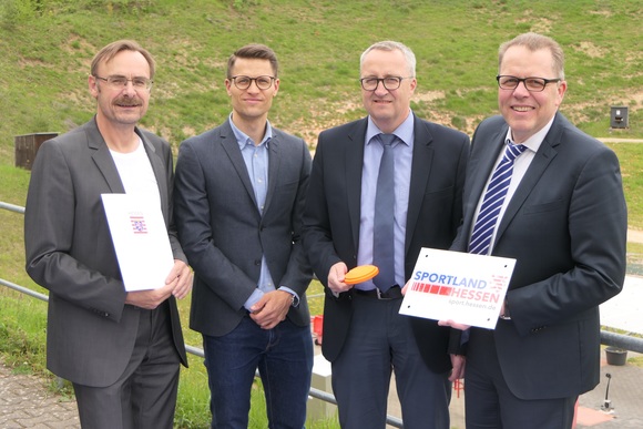 Foto: DSB / Hessisches Sportministerium unterstützt Wurfscheibenstand „Rheinblick“ 