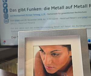 Autogramkarte von Sabrina Setlur vor einem der ersten Beiträge zu Metall auf Metall 