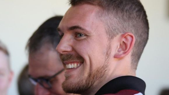  Foto: ESC / Hat gut Lachen nach dem silbernen EM-Auftakt: Maximilian Dallinger. 