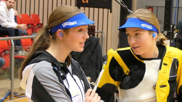  Foto: DSB / Zwillinge für Deutschland bei der EM in Breslau: Anna Janßen (links) tritt bei den Erwachsenen an, Franka Janßen bei den Juniorinnen. 