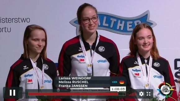  Foto: DSB / Können sich über EM-Silber freuen: Larissa Weindorf, Franka Janßen und Melissa Ruschel (v.l.). 